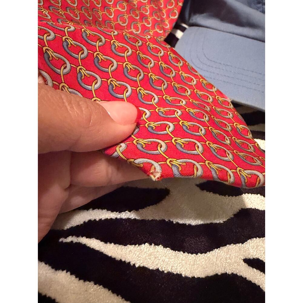 Vintage Gucci 100% Silk Tie Red Blue Gold Chain Equestrian Print Made in Italy - Picture 7 of 8